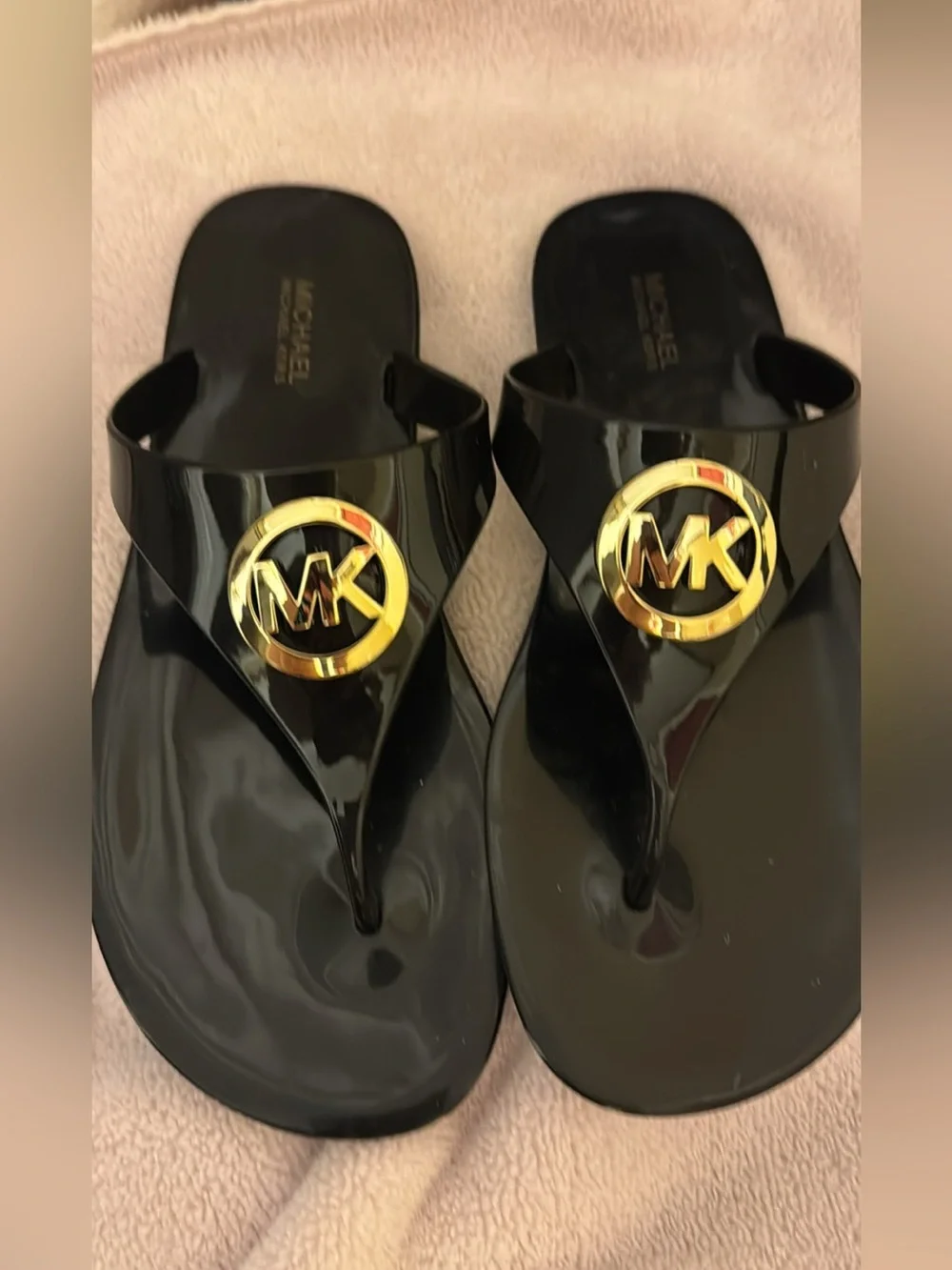 NWT Michael Kors Black Patent Jelly Thong Sandals with Gold MK Emblem